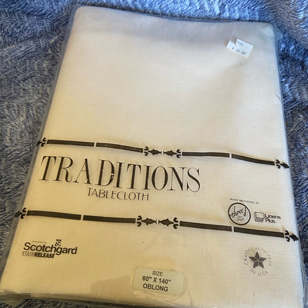 Traditions tablecloth